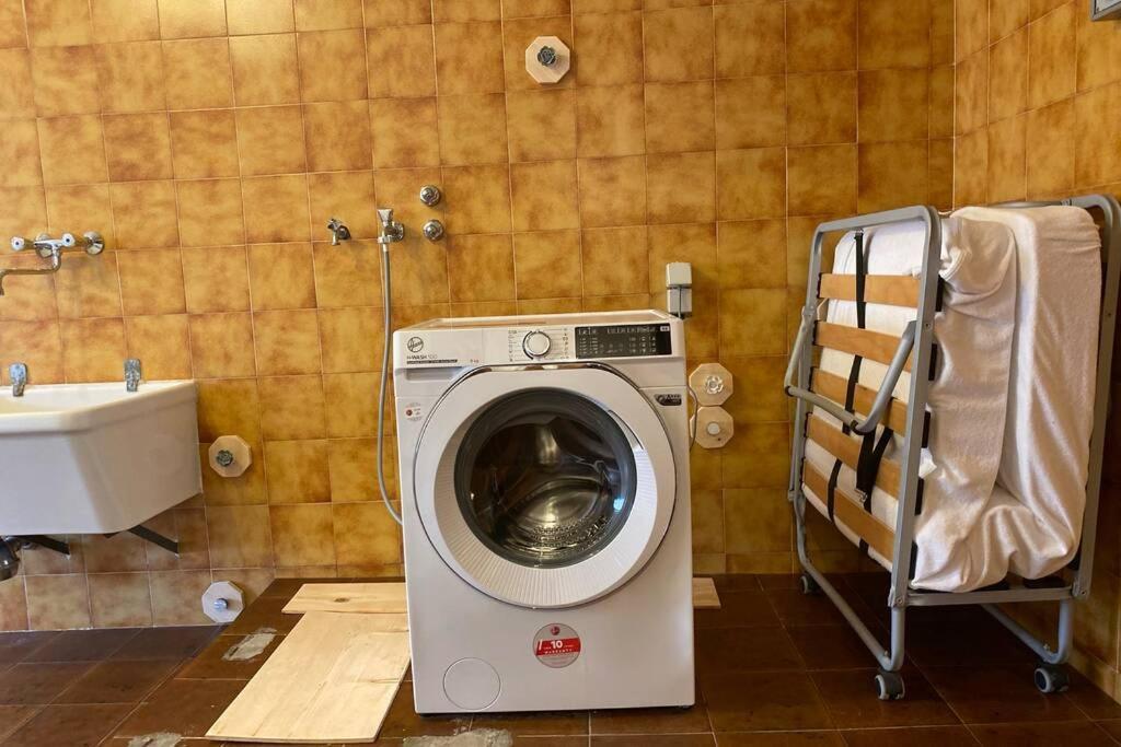 Grosse Wohnung Mit Garagenparkplatz Fiè Buitenkant foto